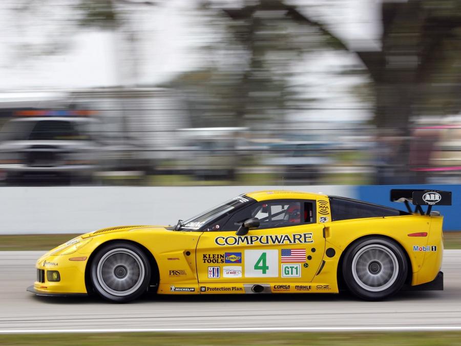  Chevrolet Corvette C6.R GT1 2005 года  (фото 7 из 16)